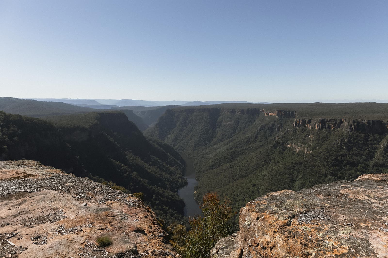 The Caoura Cliffs escarpment falling away into the Shoalhaven gorge